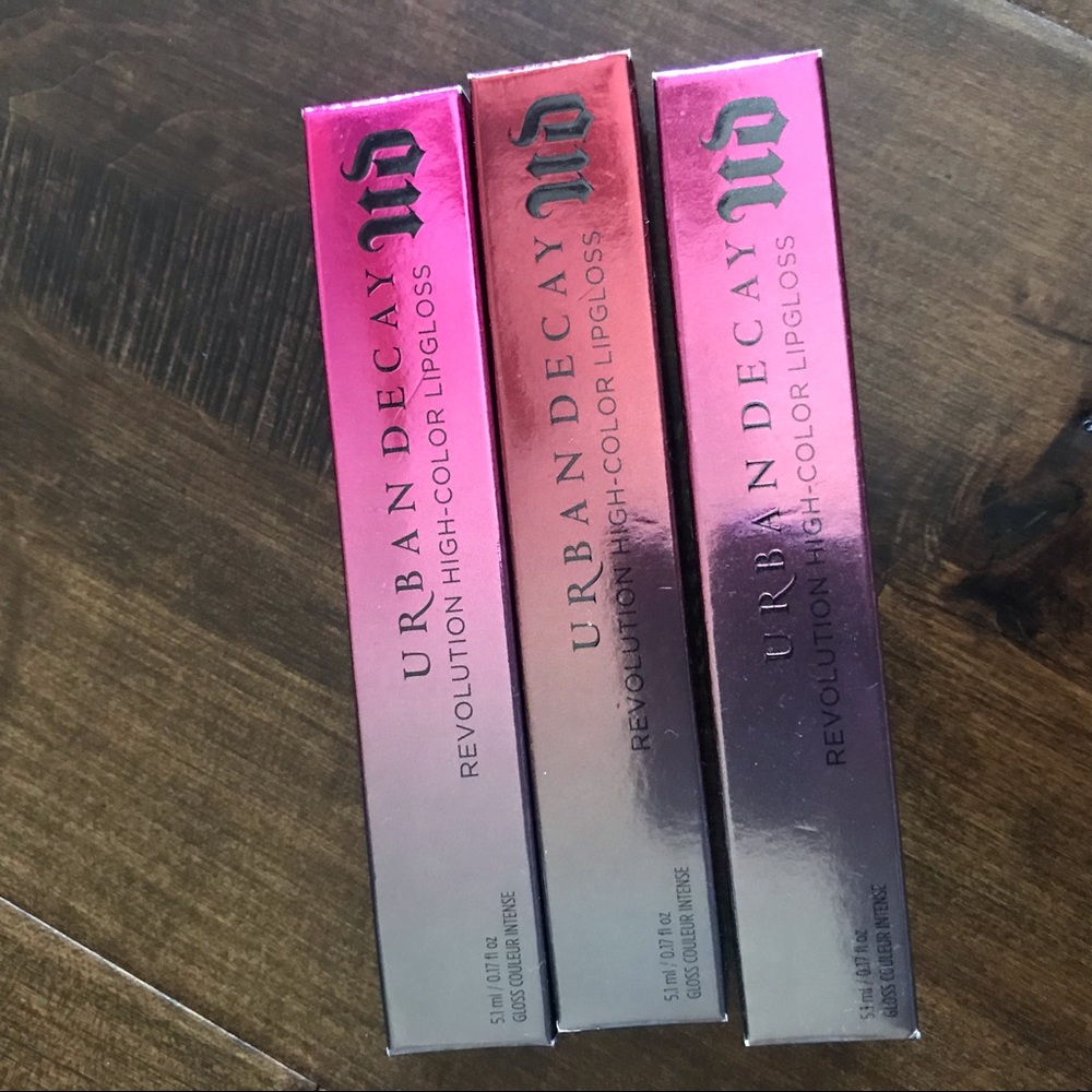 NWT Urban Decay Revolution Lip Gloss